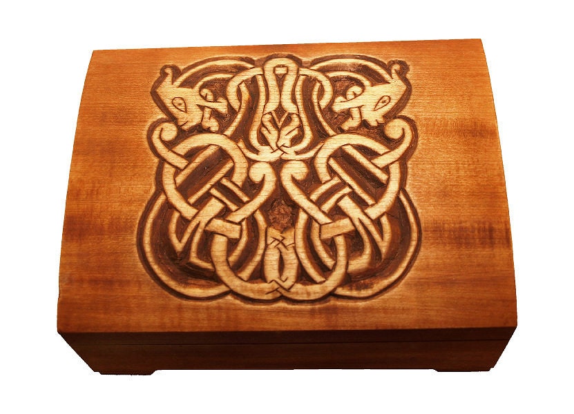 Wooden historical jewelry box with Urnes Dragons, Gotland (Sweden)