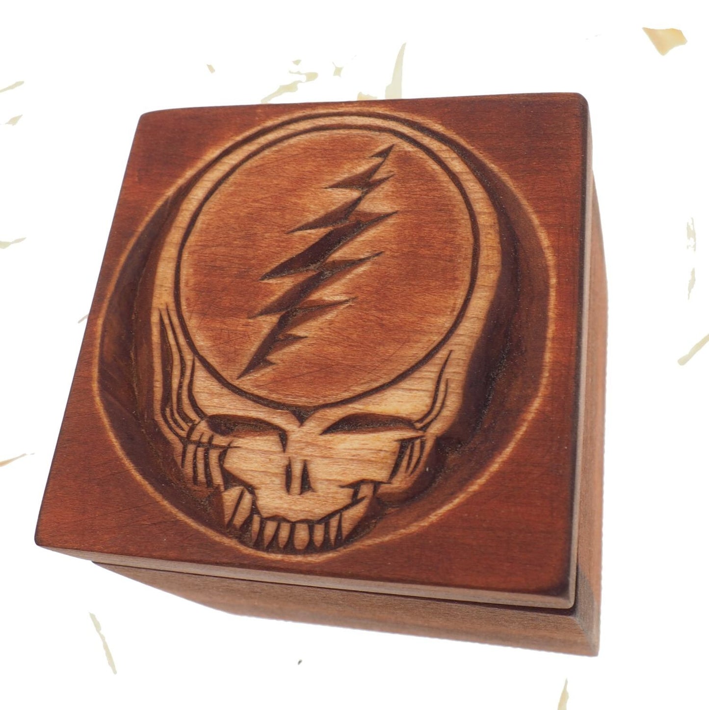 Hand carved personalized wood box, 4 inch whith any pattern you want