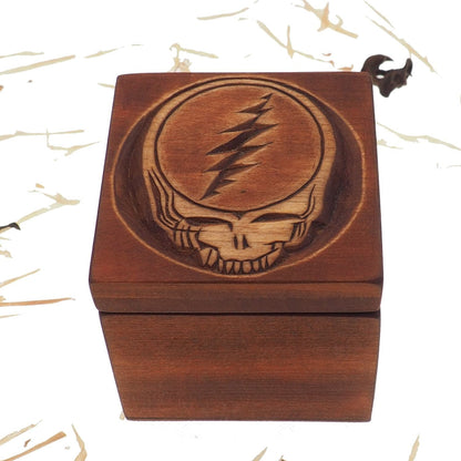 Hand carved personalized wood box, 4 inch whith any pattern you want