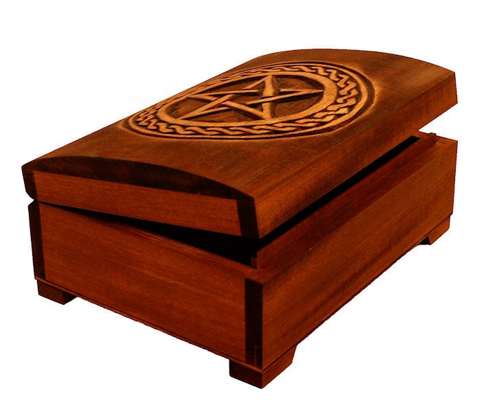 Wooden box with pentagram and plait