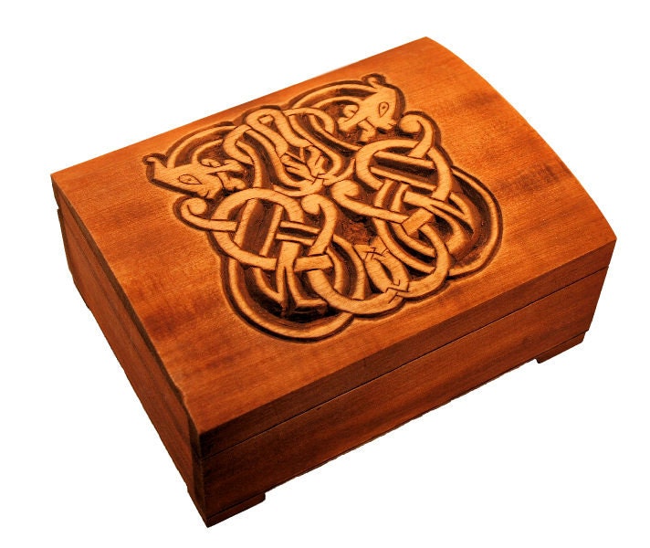 Wooden historical jewelry box with Urnes Dragons, Gotland (Sweden)